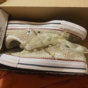 New Special Edition Converse Pearl Embellished sneakers with lace ties. “Rare”